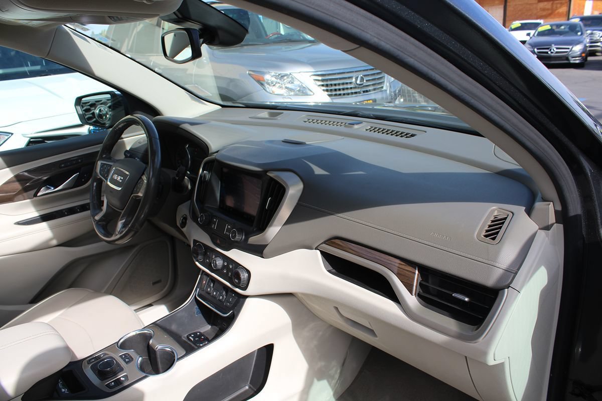Used 2020 GMC Terrain Denali w/ Denali Premium Package AWD/4WD image 21