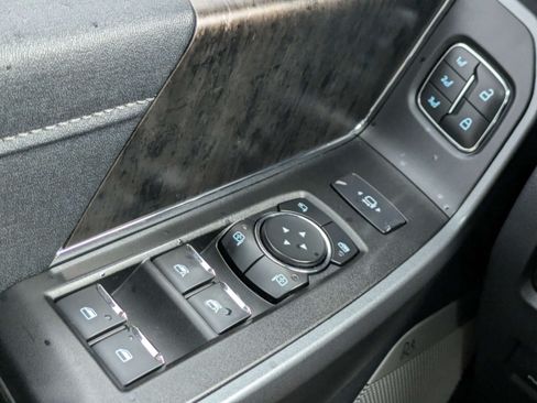 Used 2025 Ford F250 Lariat w/ Black Appearance Package AWD/4WD image 26