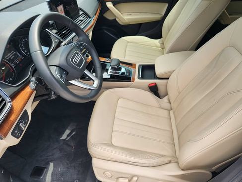 Used 2021 Audi Q5 2.0T Premium w/ Convenience Package AWD/4WD image 9