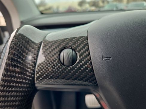 Used 2022 Tesla Model Y Performance image 21