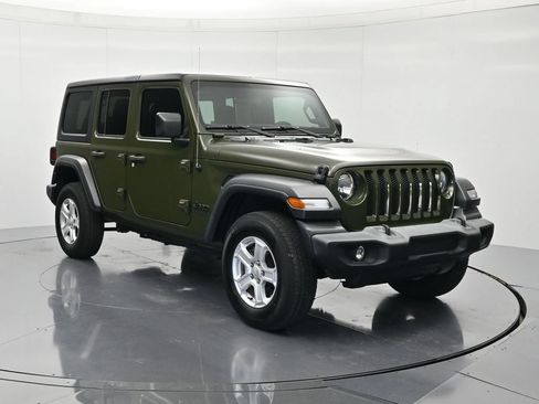 Used 2022 Jeep Wrangler Unlimited Sport AWD/4WD image 3