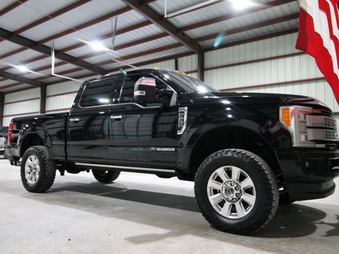 Used 2017 Ford F250 Platinum image 17