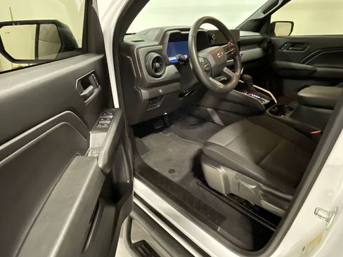 Used 2025 Chevrolet Colorado Trail Boss AWD/4WD image 19
