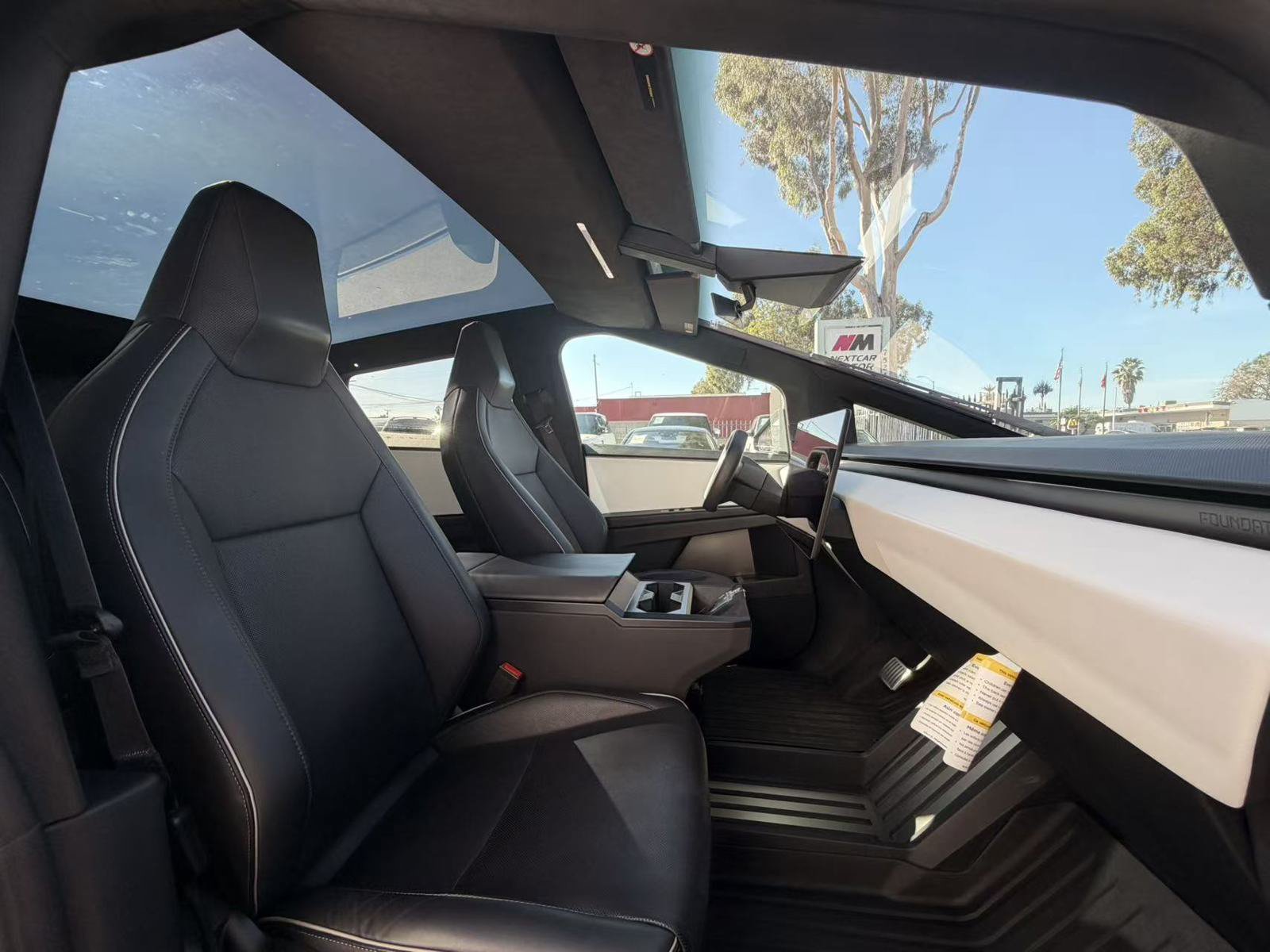 Used 2024 Tesla Cybertruck AWD Crew Cab image 10
