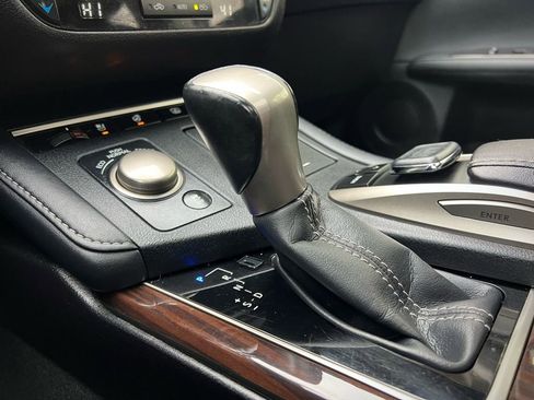 Used 2017 Lexus ES 350 w/ Luxury Package image 56