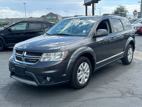 Used 2018 Dodge Journey SXT w/ Connectivity Group FWD image 8