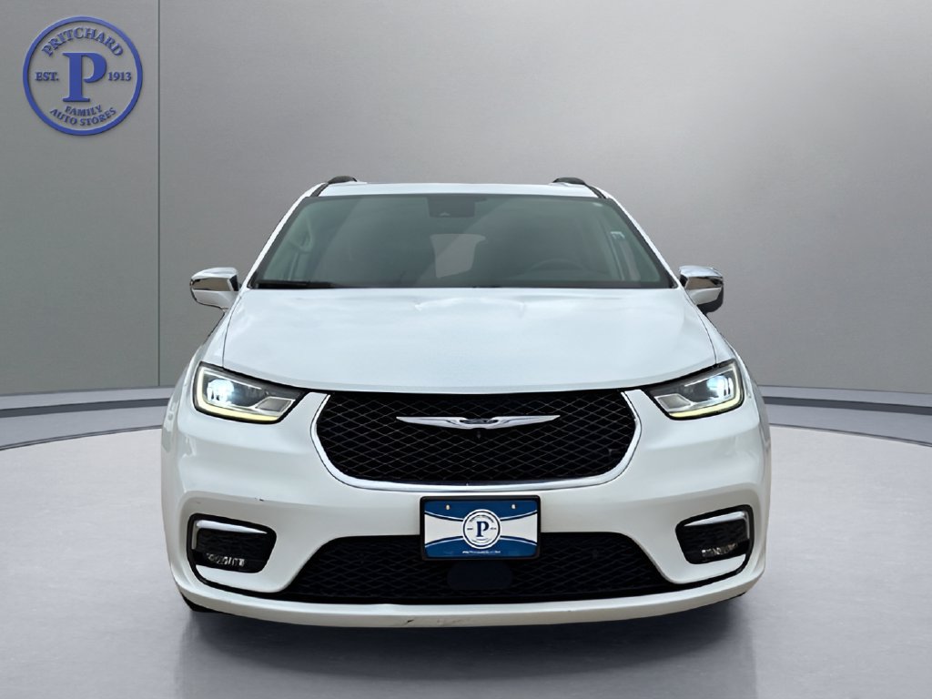 Used 2022 Chrysler Pacifica Limited FWD image 2
