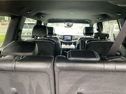 Used 2024 Jeep Wagoneer Series III image 9