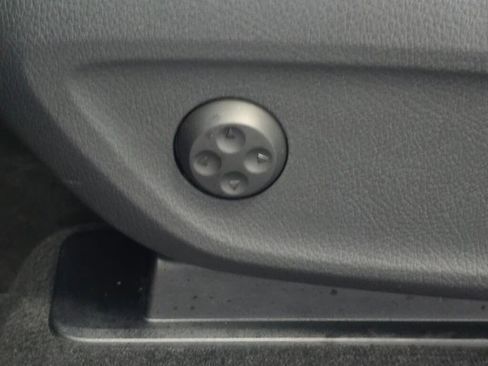 Certified 2025 Mercedes-Benz GLS 450 4MATIC image 37