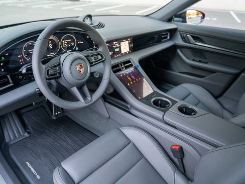 Certified 2026 Porsche Taycan AWD/4WD image 4