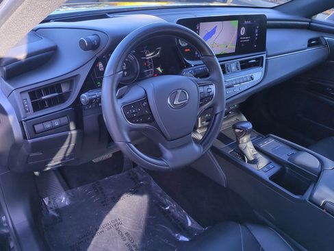 Used 2022 Lexus ES 300h Ultra Luxury image 13
