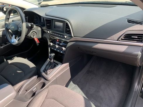 Used 2020 Hyundai Elantra SE w/ Cargo Package (C1) FWD image 10