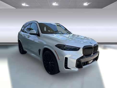 Used 2025 BMW X5 sDrive40i w/ M Sport Package RWD image 7