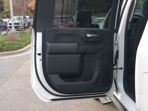 Used 2024 Chevrolet Silverado 2500 Custom w/ Custom Value Package image 28