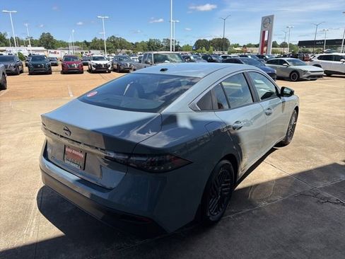 New 2026 Nissan Sentra SV FWD image 4