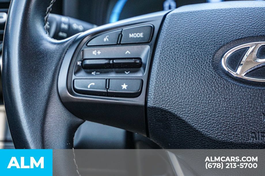 Used 2025 Hyundai Venue SEL FWD image 28