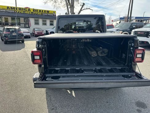 Used 2022 Jeep Gladiator Mojave image 6