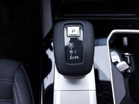 New 2026 Mitsubishi Outlander SE image 17