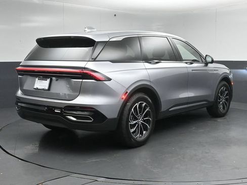 Certified 2025 Lincoln Nautilus Premier AWD/4WD image 3