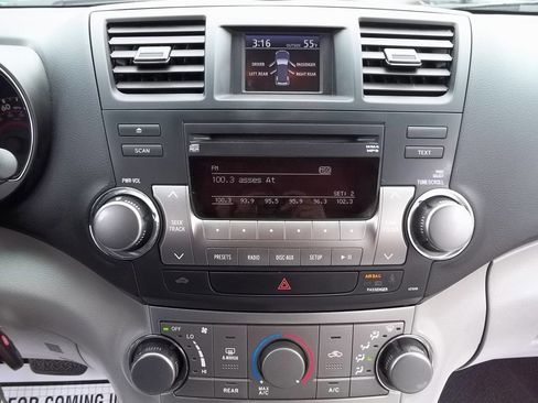 Used 2012 Toyota Highlander SE image 23