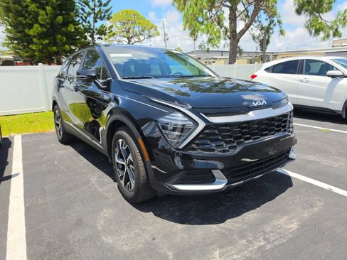 Certified 2025 Kia Sportage EX FWD image 3