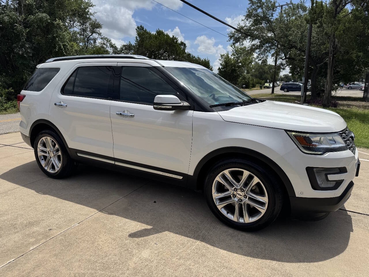 Used 2016 Ford Explorer Limited w/ Equipment Group 301A FWD image 16