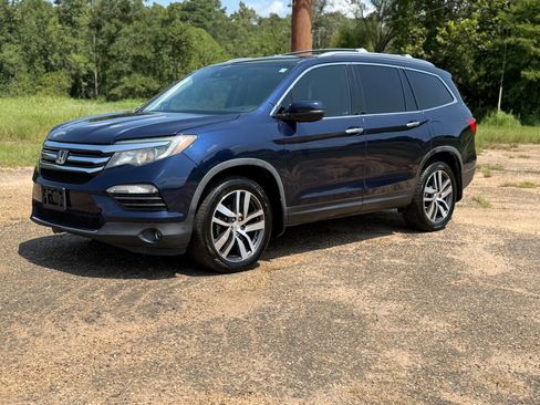 Used 2018 Honda Pilot Touring image 1