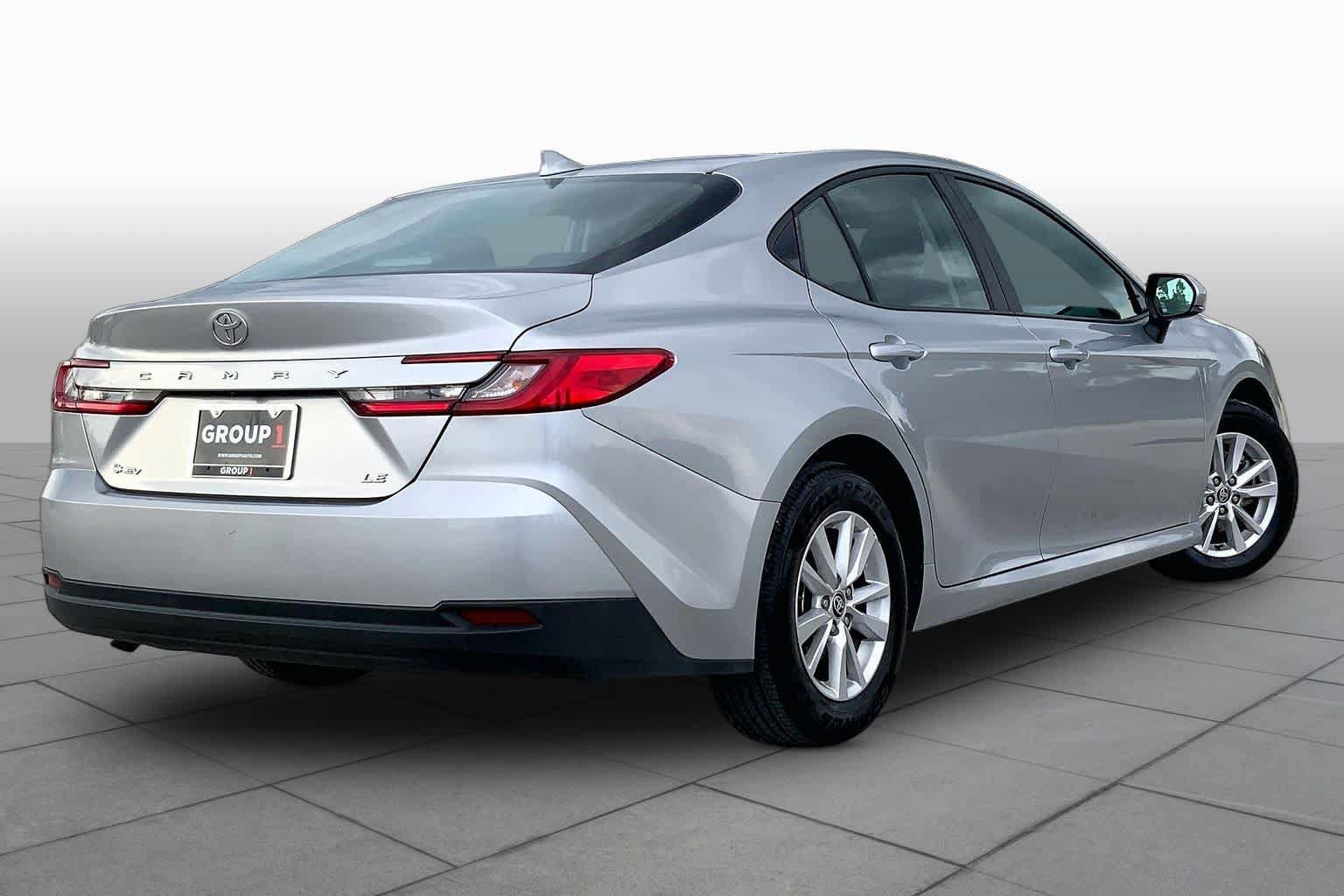 Used 2025 Toyota Camry LE FWD image 13