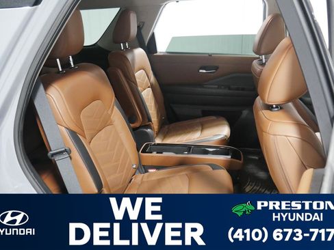 Used 2023 Nissan Pathfinder Platinum image 17