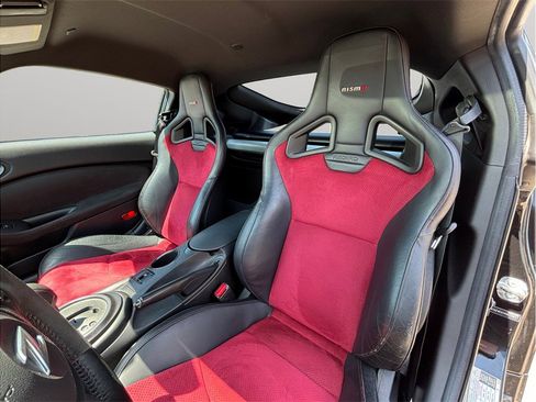 Used 2019 Nissan 370Z NISMO RWD image 17