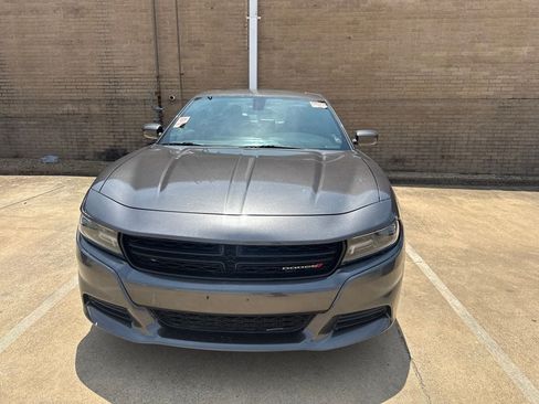 Used 2019 Dodge Charger SXT w/ Leather Interior Group RWD image 2