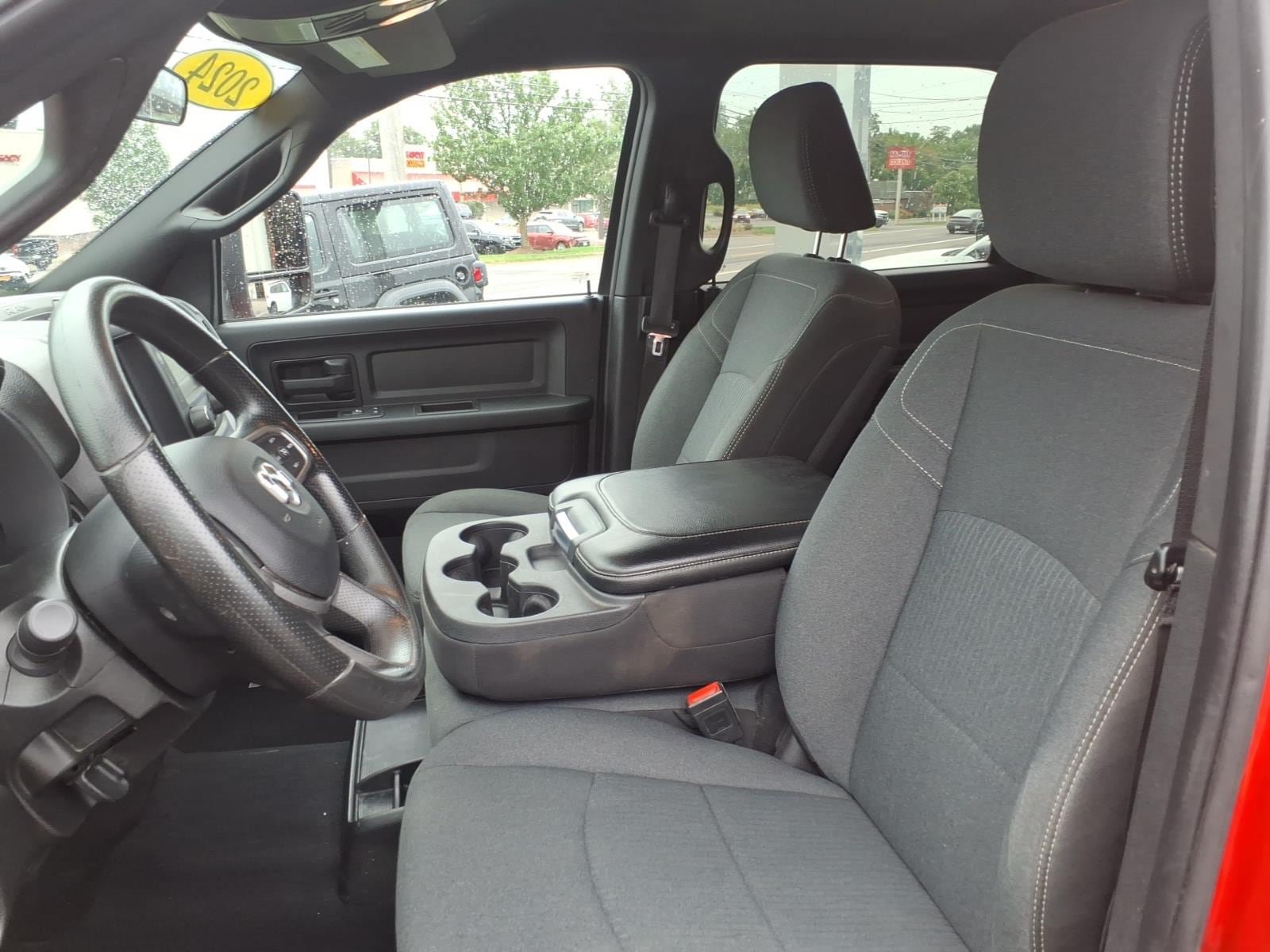 Used 2024 RAM 2500 Tradesman w/ Chrome Appearance Group AWD/4WD image 13