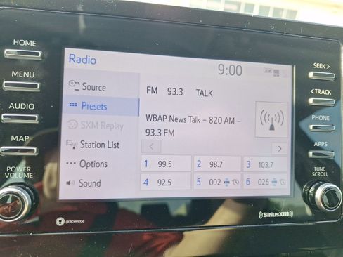 Used 2023 Toyota Camry SE image 23