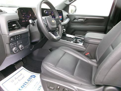 Used 2025 Chevrolet Tahoe LT AWD/4WD image 14