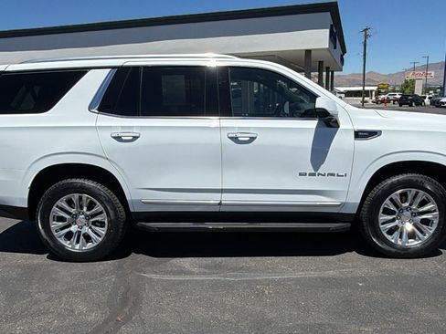 Used 2024 GMC Yukon Denali w/ Advanced Technology Package AWD/4WD image 2