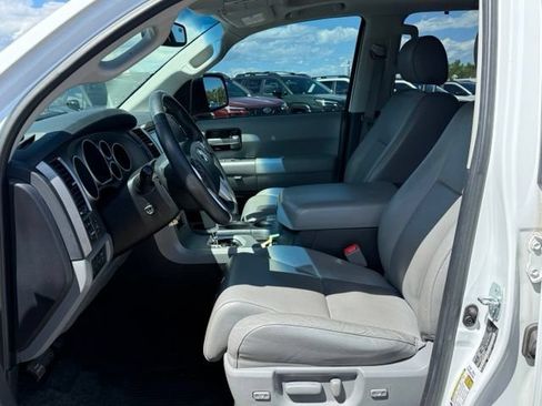 Used 2017 Toyota Sequoia Limited w/ Safety & Convenience Package AWD/4WD image 15