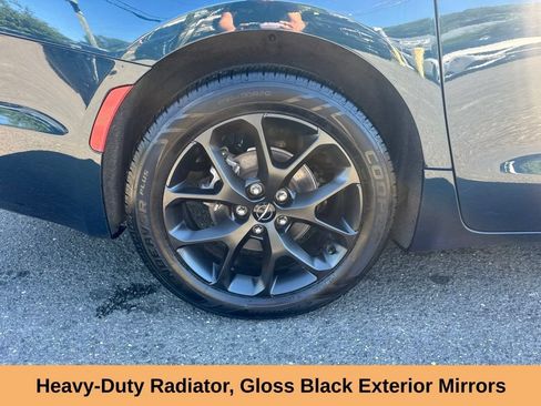 Used 2023 Chrysler Pacifica Limited w/ S Appearance Package FWD image 14