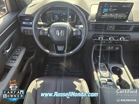 Certified 2025 Honda Pilot Black Edition image 8