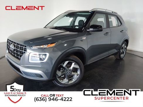 Used 2025 Hyundai Venue Limited image 1