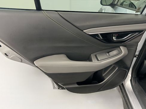 Used 2025 Subaru Outback Onyx Edition image 27