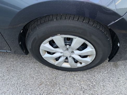 Used 2016 Toyota Corolla LE image 16