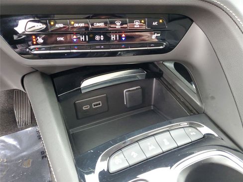 Used 2023 Buick Envision Preferred image 30