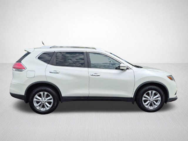 Used 2016 Nissan Rogue SV w/ SV Premium Package AWD/4WD image 11
