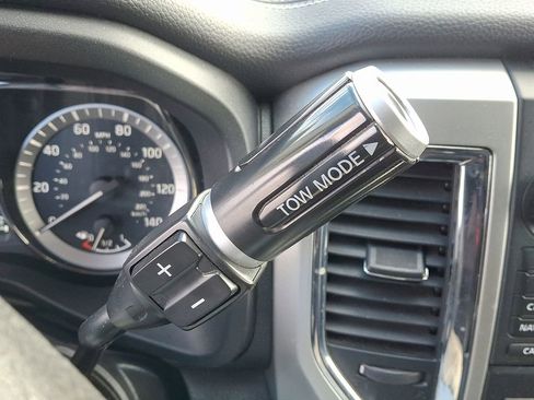 Used 2017 Nissan Titan PRO-4X image 9