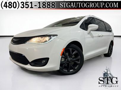 Used 2020 Chrysler Pacifica Touring w/ S Appearance Package