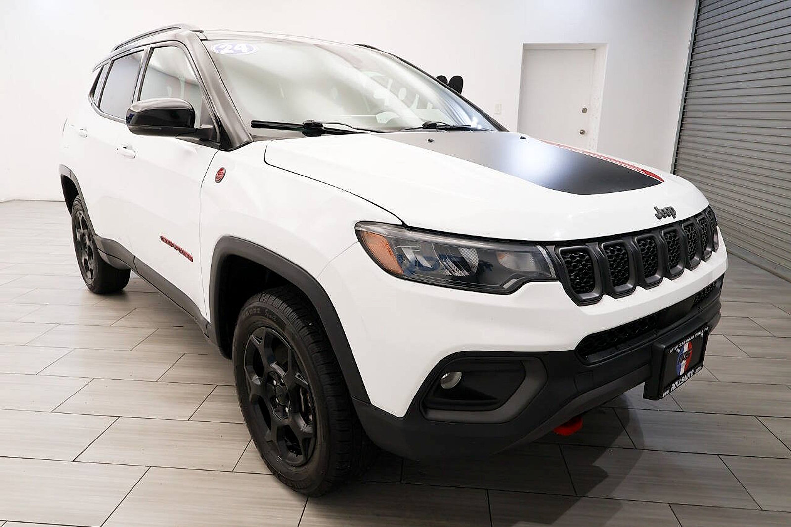 Used 2024 Jeep Compass Trailhawk AWD/4WD image 7