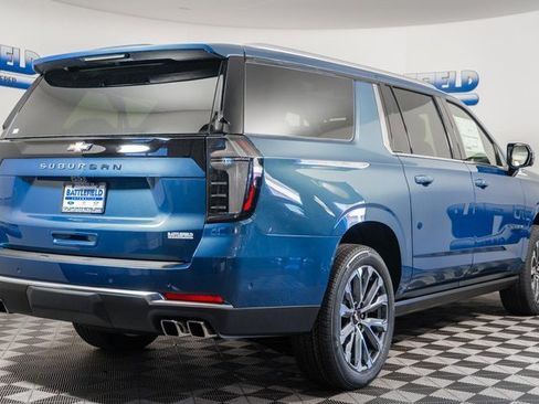 New 2026 Chevrolet Suburban High Country image 11