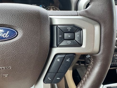 Used 2020 Ford F150 Lariat w/ Equipment Group 502A Luxury AWD/4WD image 12