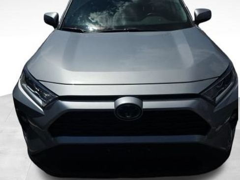 Used 2019 Toyota RAV4 XLE w/ Convenience Package AWD/4WD image 2
