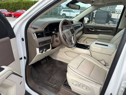 Used 2022 GMC Yukon XL Denali AWD/4WD image 13